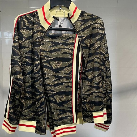 Victorious Tracksuit Green Leaf and Black w/Canary Yellow and Red Trim Size XL - Picture 3 of 4